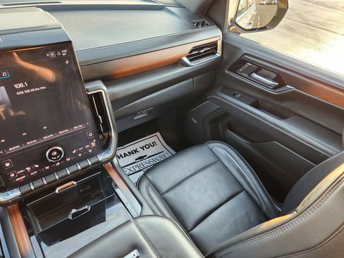 Used 2025 GMC Yukon Denali image 16