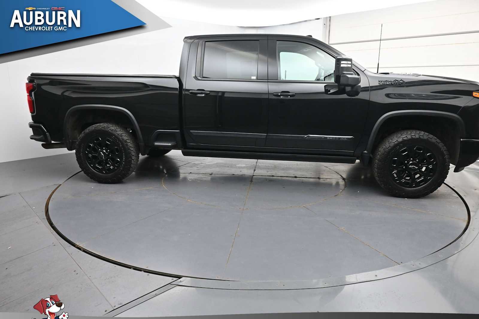 Used 2024 Chevrolet Silverado 2500 High Country w/ High Country Premium Package AWD/4WD image 25