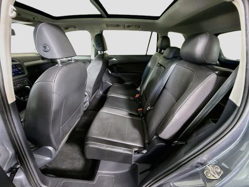 Used 2019 Volkswagen Tiguan SE FWD image 25