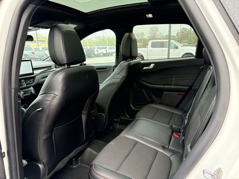 Used 2024 Ford Escape ST-Line w/ Tech Pack #1 AWD/4WD image 16