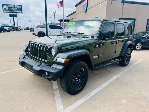 Used 2020 Jeep Wrangler Unlimited Sport AWD/4WD image 2