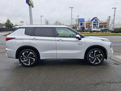 Used 2024 Mitsubishi Outlander SEL image 4