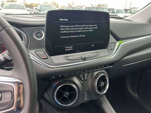 Used 2025 Chevrolet Blazer LT AWD/4WD image 30