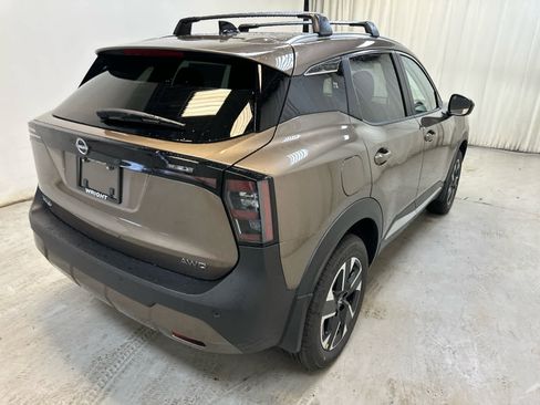 New 2026 Nissan Kicks SV AWD/4WD image 10