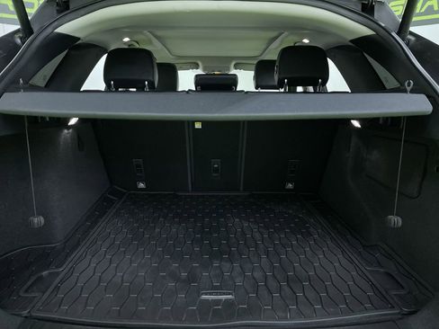 Used 2017 Jaguar F-PACE Premium image 30