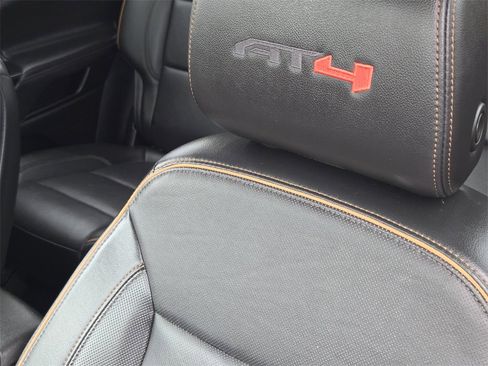 Used 2022 GMC Acadia AT4 w/ Technology Package image 17