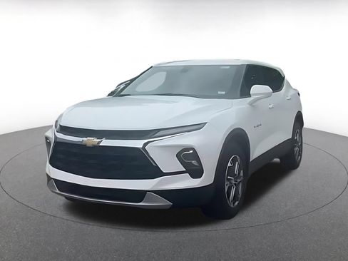 Used 2025 Chevrolet Blazer LT FWD image 7