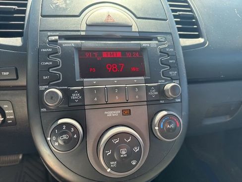 Used 2010 Kia Soul + w/ Denim Special Edition Pkg FWD image 22