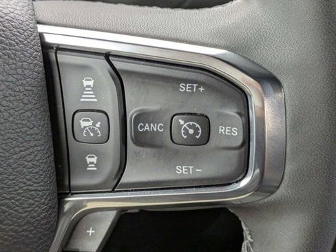 Used 2025 RAM 2500 Laramie AWD/4WD image 27
