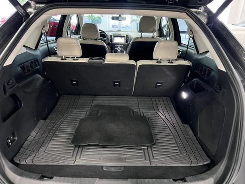 Used 2018 Ford Edge Titanium FWD image 24