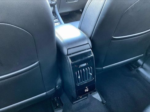 Used 2025 Jeep Compass Latitude w/ Sun & Sound Group AWD/4WD image 13