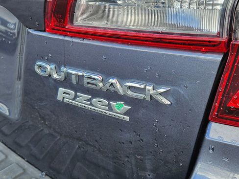 Used 2015 Subaru Outback 2.5i Premium image 10