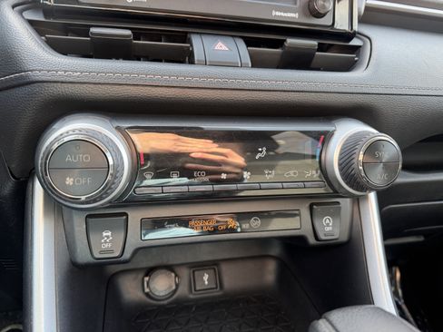 Certified 2021 Toyota RAV4 XLE image 26