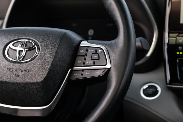 Used 2023 Toyota Highlander Platinum FWD image 22