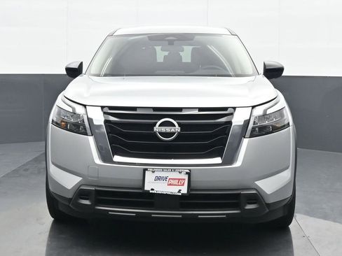 Used 2024 Nissan Pathfinder S image 1