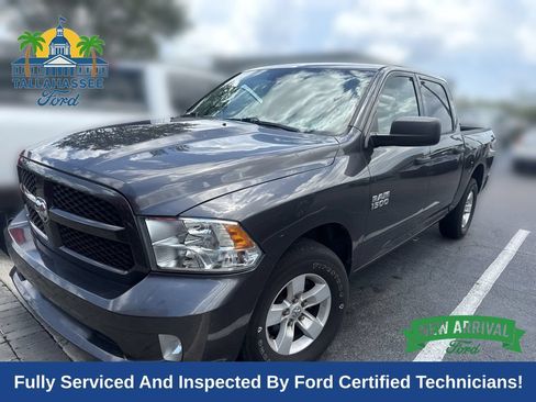 Used 2017 RAM 1500 Express RWD image 1