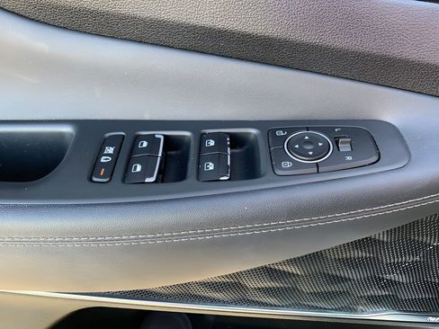 Used 2019 Hyundai Santa Fe Limited w/ Cargo Package image 12