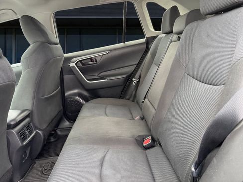 Used 2022 Toyota RAV4 LE image 13