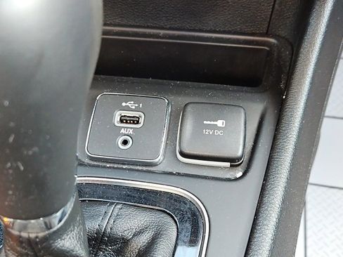 Used 2021 Jeep Cherokee Latitude Plus image 41