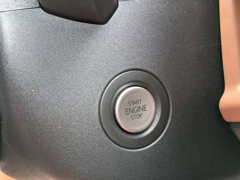 New 2025 Volkswagen ID. Buzz Pro S image 35