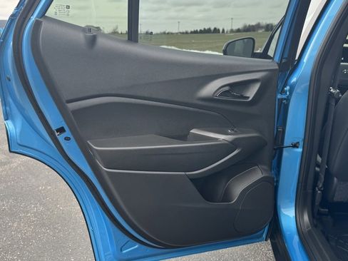 New 2025 Chevrolet Trax RS w/ Sunroof Package image 14