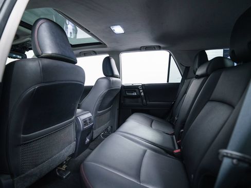 Used 2020 Toyota 4Runner Venture w/ Moonroof Package AWD/4WD image 37