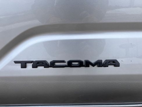 Used 2025 Toyota Tacoma TRD Off-Road image 9