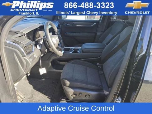 Used 2025 GMC Acadia Elevation image 9