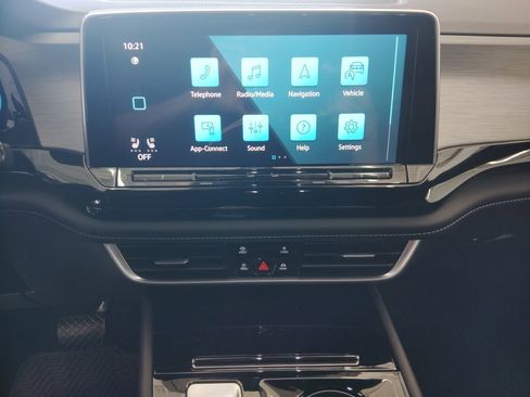 New 2026 Volkswagen Atlas Cross Sport SE FWD image 12