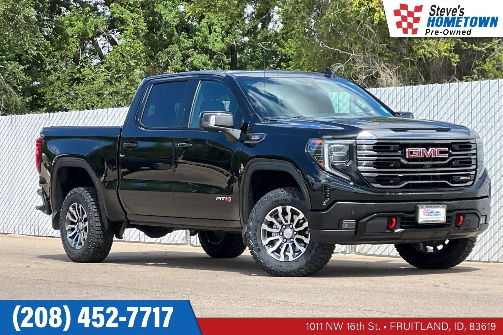 Used 2023 GMC Sierra 1500 AT4 w/ Technology Package AWD/4WD image 1