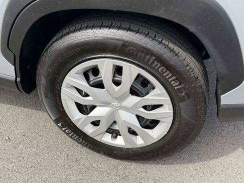 Certified 2024 Toyota Corolla Cross L AWD/4WD image 12