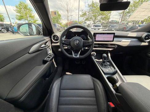 Used 2025 Alfa Romeo Tonale w/ Premium Package AWD/4WD image 19