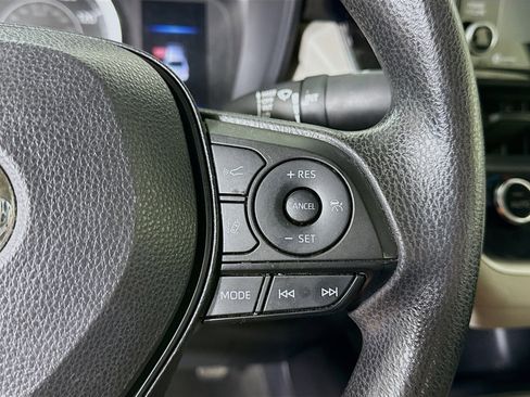 Used 2022 Toyota Corolla LE image 15