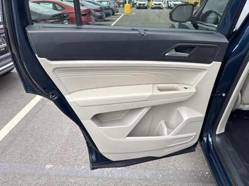 Used 2022 Volkswagen Atlas SEL image 19