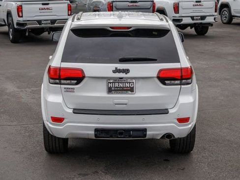 Used 2018 Jeep Grand Cherokee Altitude AWD/4WD image 32