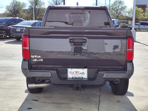 Used 2025 Toyota Tacoma SR5 w/ SR5 Upgrade Package image 6
