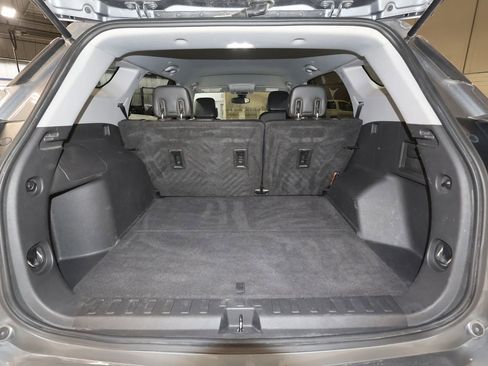 Used 2020 GMC Terrain SLT image 16