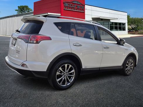 Used 2018 Toyota RAV4 Limited w/ Advanced Technology Package image 5