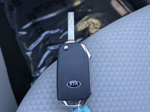 Used 2020 Kia Soul LX FWD image 24