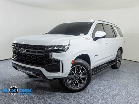 Used 2022 Chevrolet Tahoe Z71 w/ Luxury Package AWD/4WD image 3