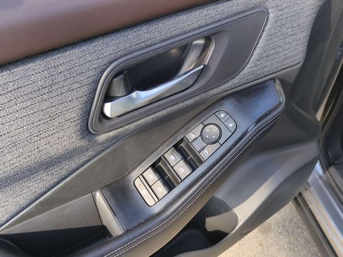 Used 2023 Nissan Rogue SV FWD image 22