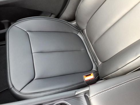 New 2025 Jeep Grand Cherokee Limited image 32