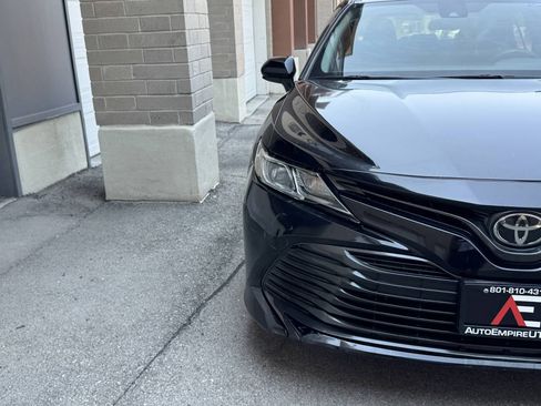 Used 2020 Toyota Camry LE FWD image 10