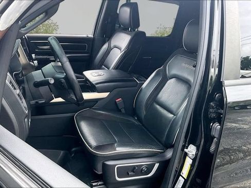 Used 2019 RAM 1500 Laramie AWD/4WD image 23