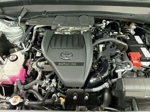 Used 2024 Toyota Grand Highlander AWD image 32
