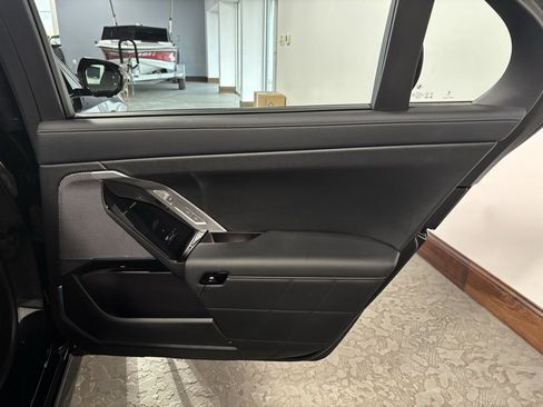 Used 2025 BMW 740i xDrive image 20