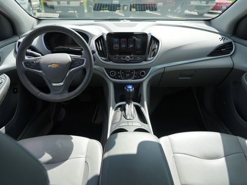 Used 2017 Chevrolet Volt LT w/ Comfort Package FWD image 26
