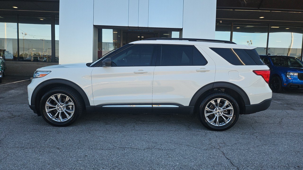 Used 2021 Ford Explorer XLT w/ Equipment Group 202A AWD/4WD image 2