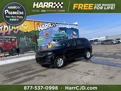 Used 2023 Jeep Grand Cherokee Laredo