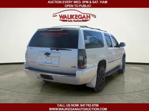 Used 2012 Chevrolet Suburban LTZ image 4